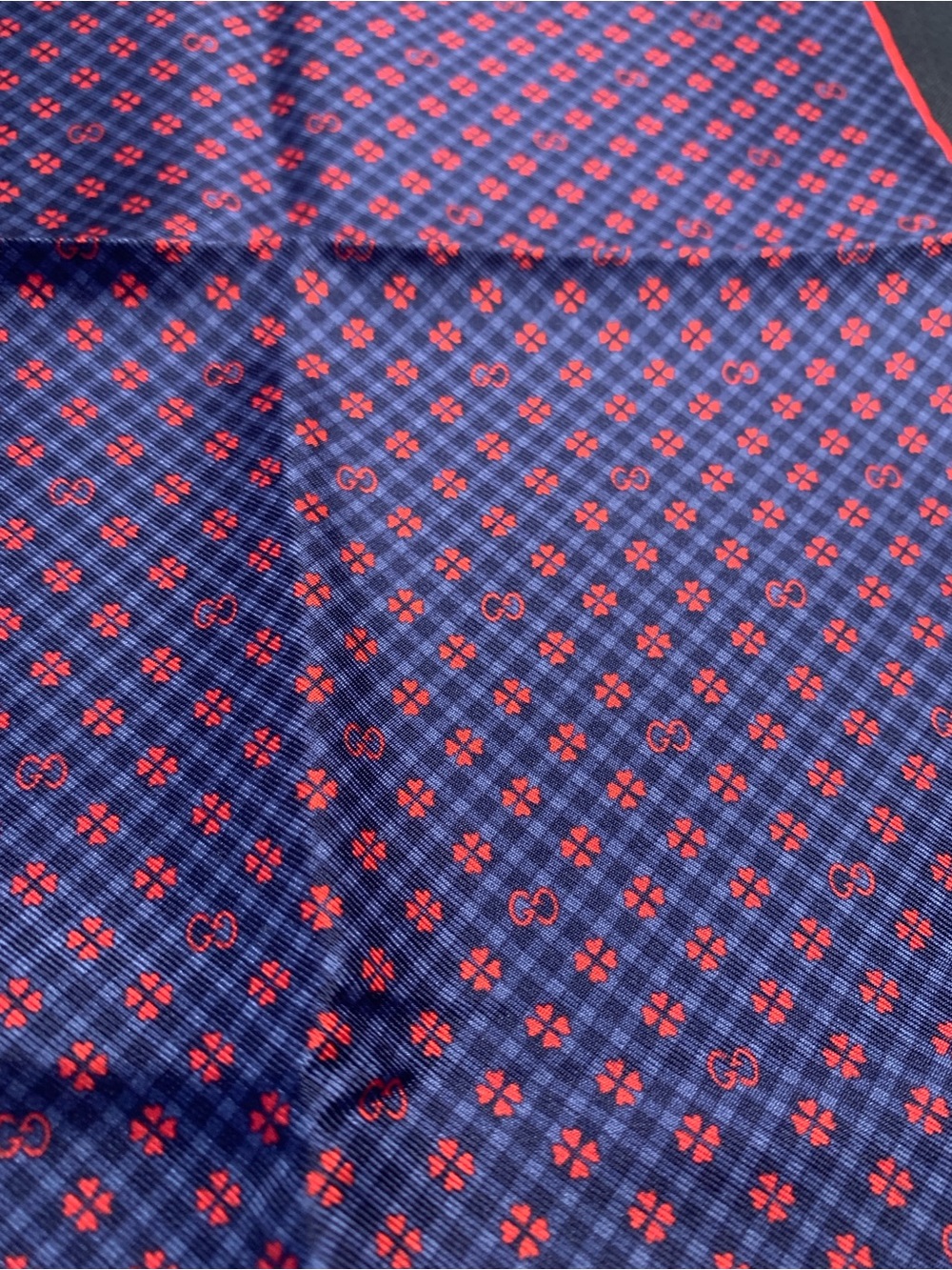 Gucci Men’s Navy and Red Patterned Silk Pocket Square